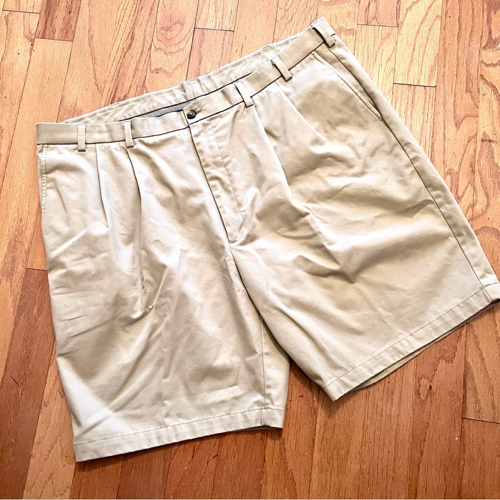 Roundtree & Yorke Khaki Shorts Size 48